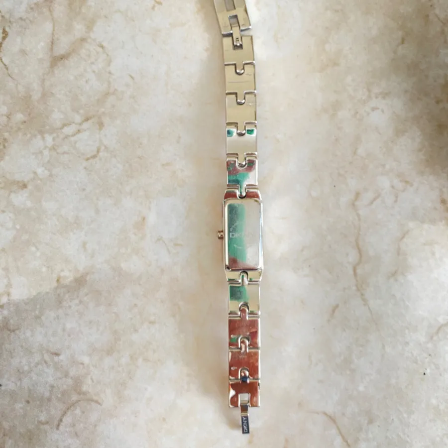 ساعت استیل زنانهDKNY