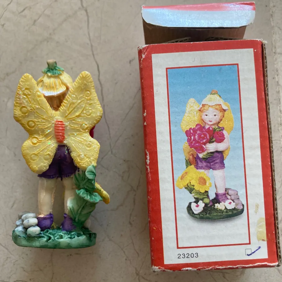 مجسمه خارجی فرشته با باکس