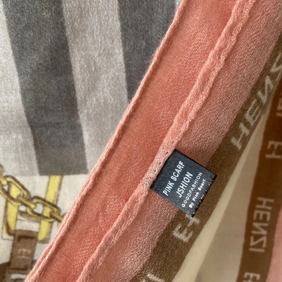 شال فندی پاییزه زمستانه