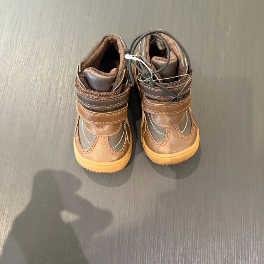 بوت بچه گانه