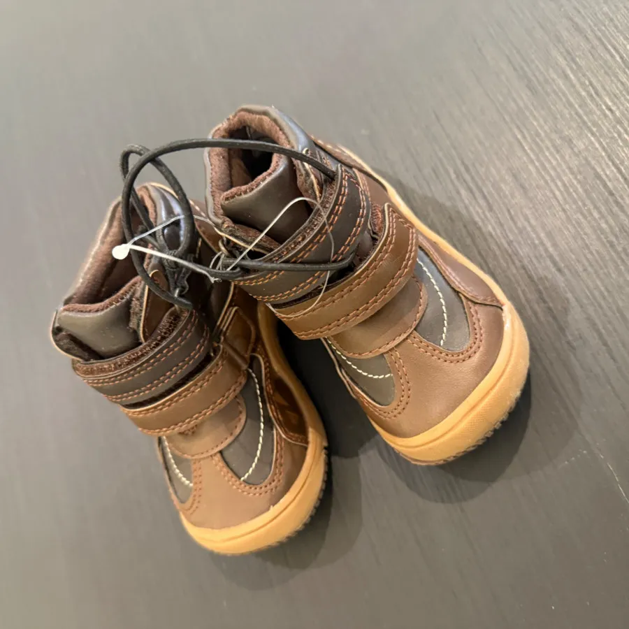 بوت بچه گانه