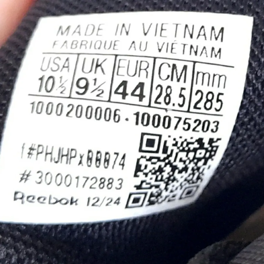 کتونی مردانه ریباک مشکی