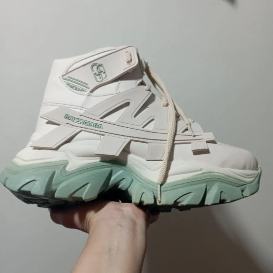 کتونی بالنسیاگا ساقدار