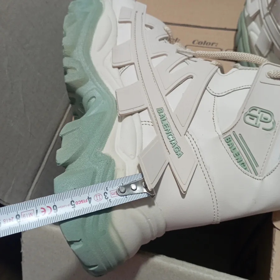 کتونی بالنسیاگا ساقدار