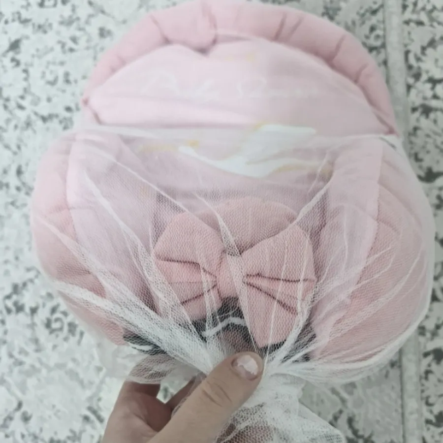 آغوشی سوییسی و بالش فرم د