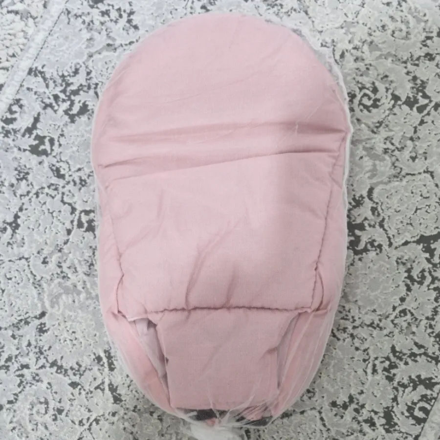 آغوشی سوییسی و بالش فرم د