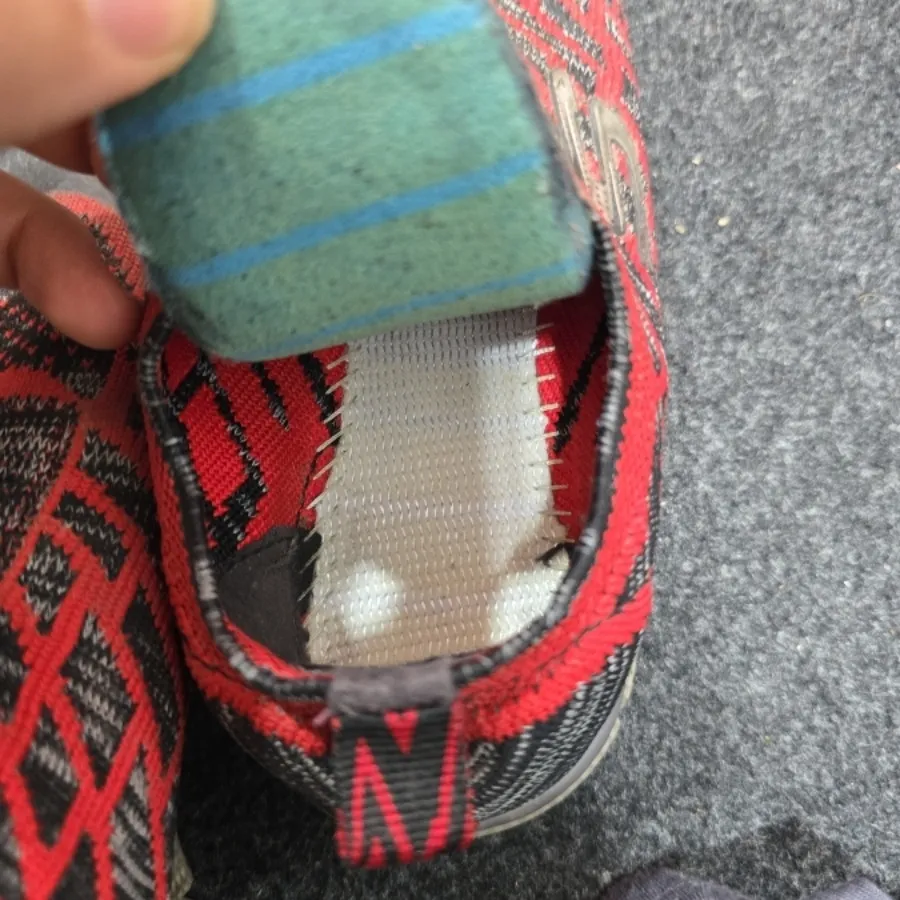 کفش کتانی کشی بچگانه