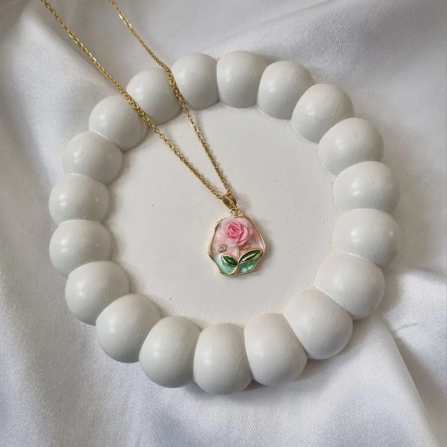 انواع گردنبندهای میناکاری