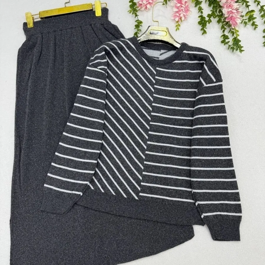 بلوز و دامن بافتنی