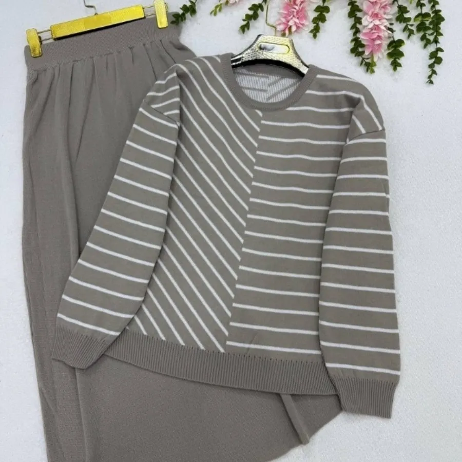 بلوز و دامن بافتنی