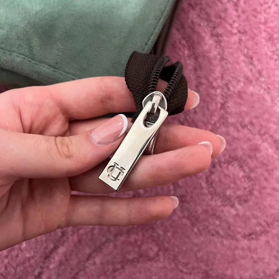 کوله جیر؟ چرم؟