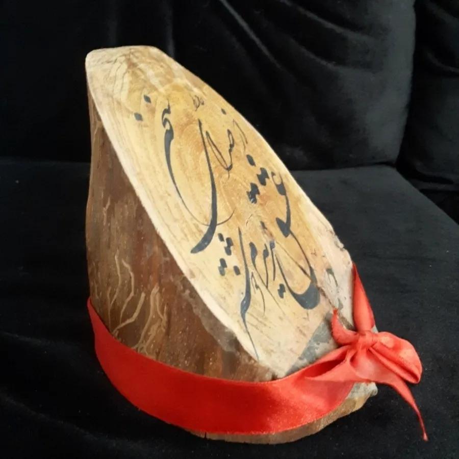 دکوری،  نگهدارنده عود