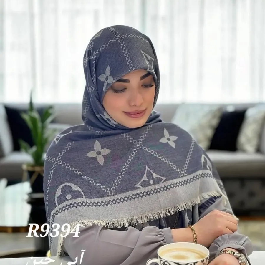 روسری نخ تافته