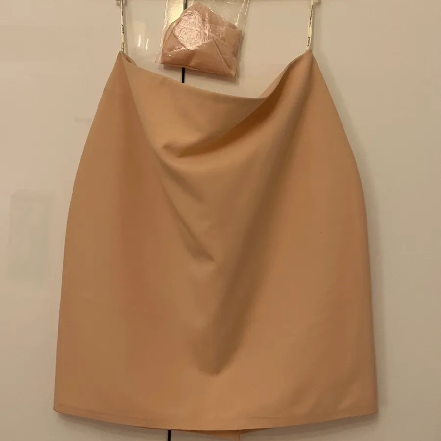 تاپ دکلته و دامن مجلسی