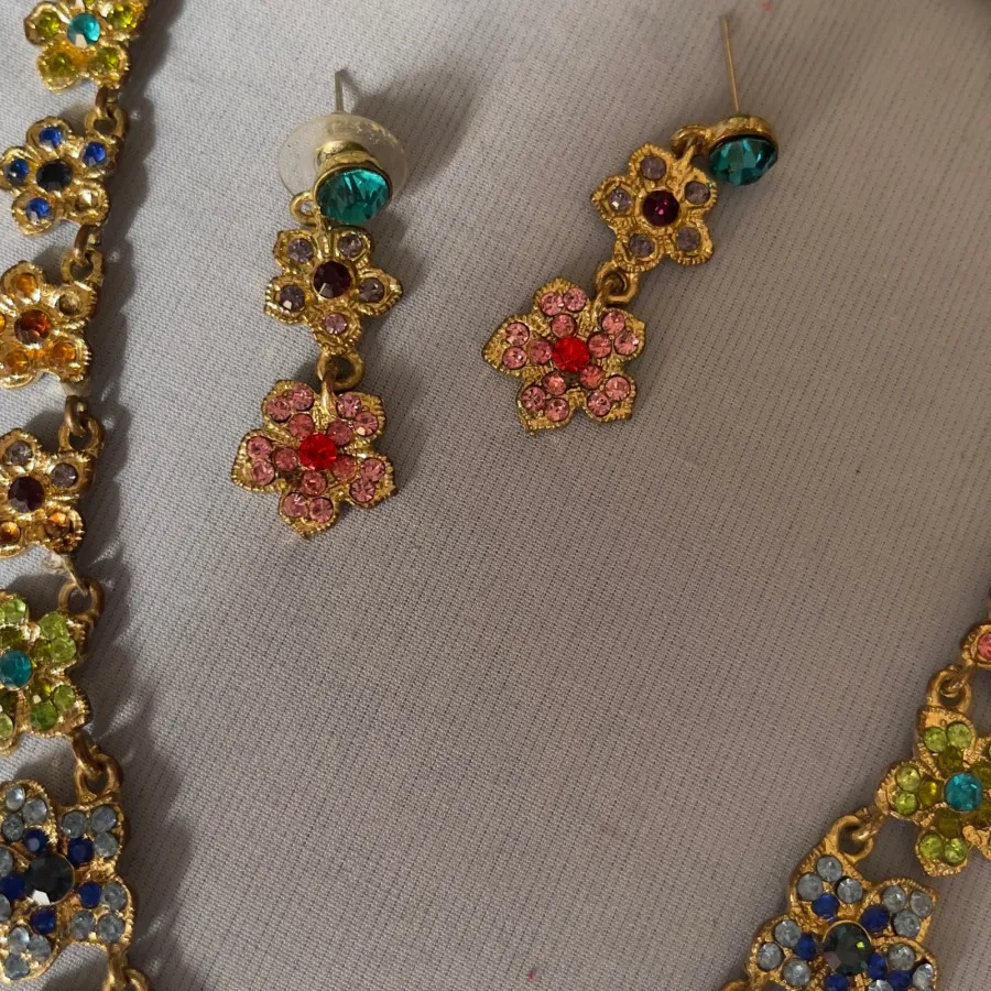 گردنبند و‌گوشواره