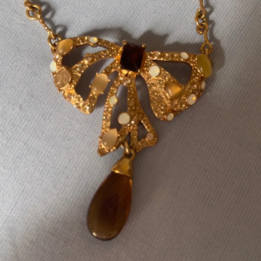 گردنبند و انگشتر نگین