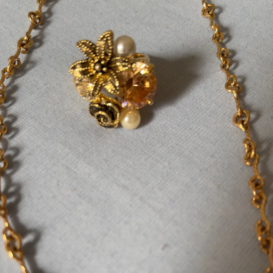 گردنبند و انگشتر نگین