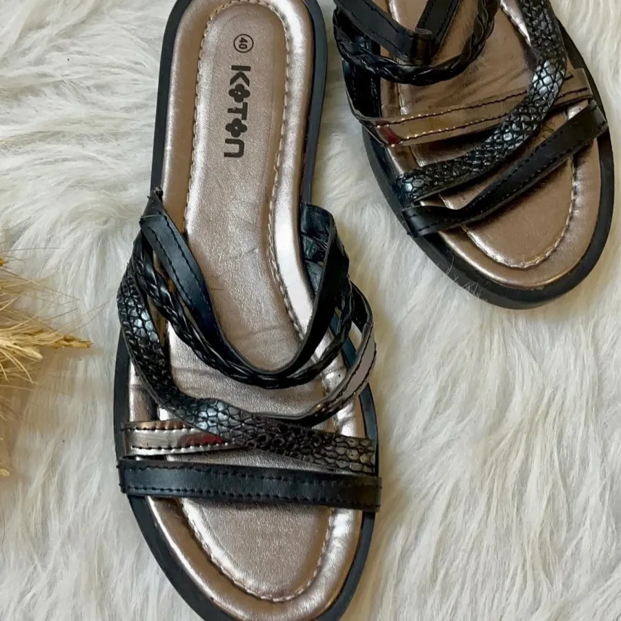 صندل یا دمپایی