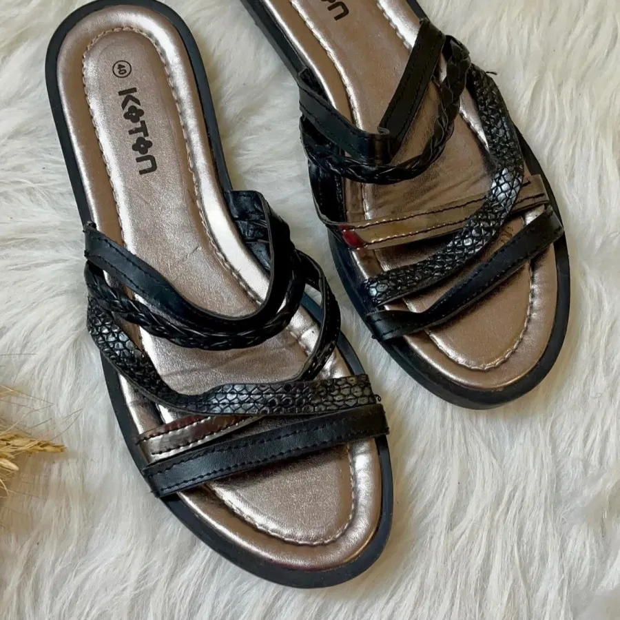 صندل یا دمپایی