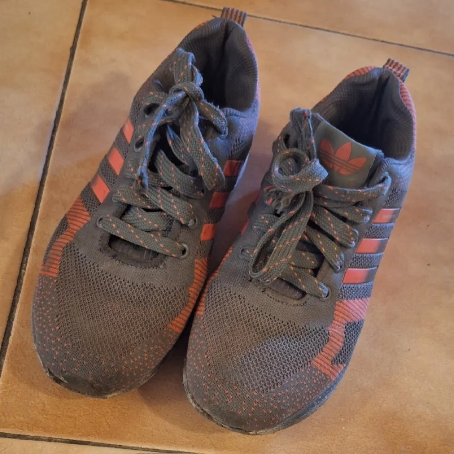 کفش آدیداس طوسی صورتی