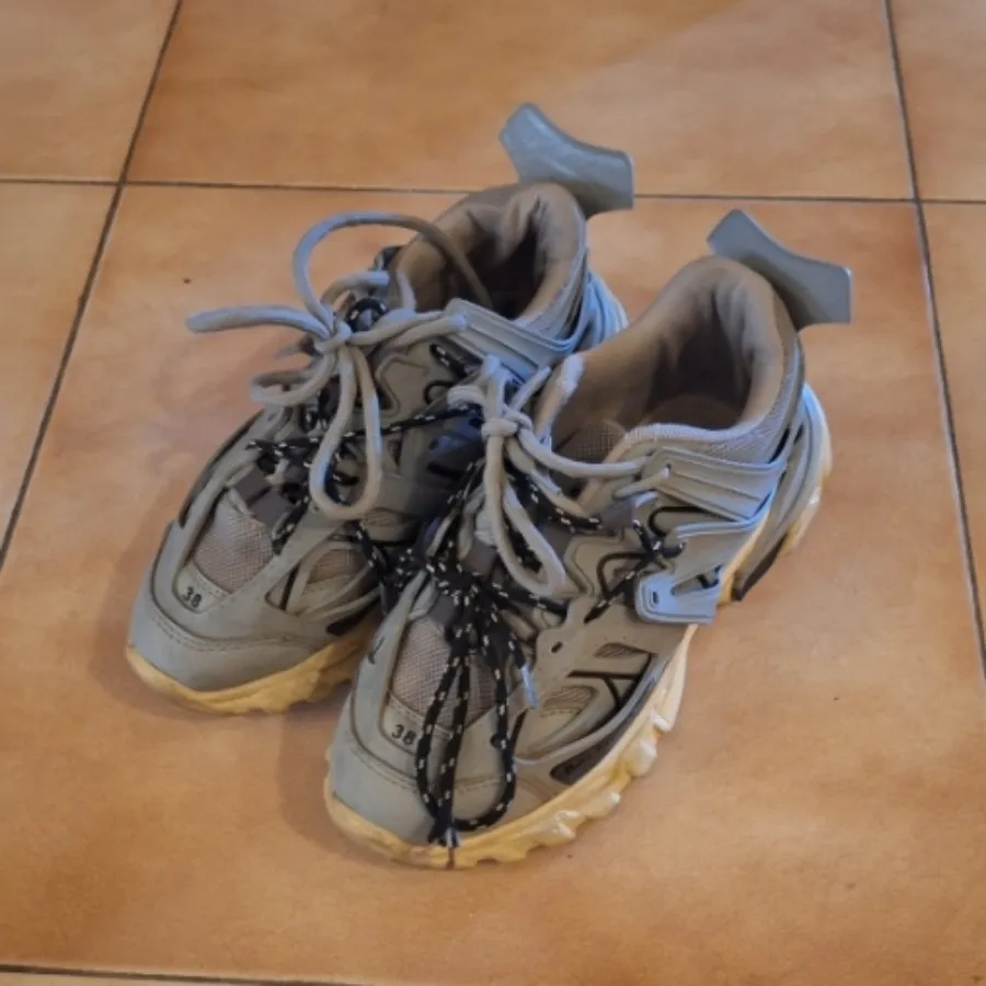 کفش بلنسیاگا طوسی