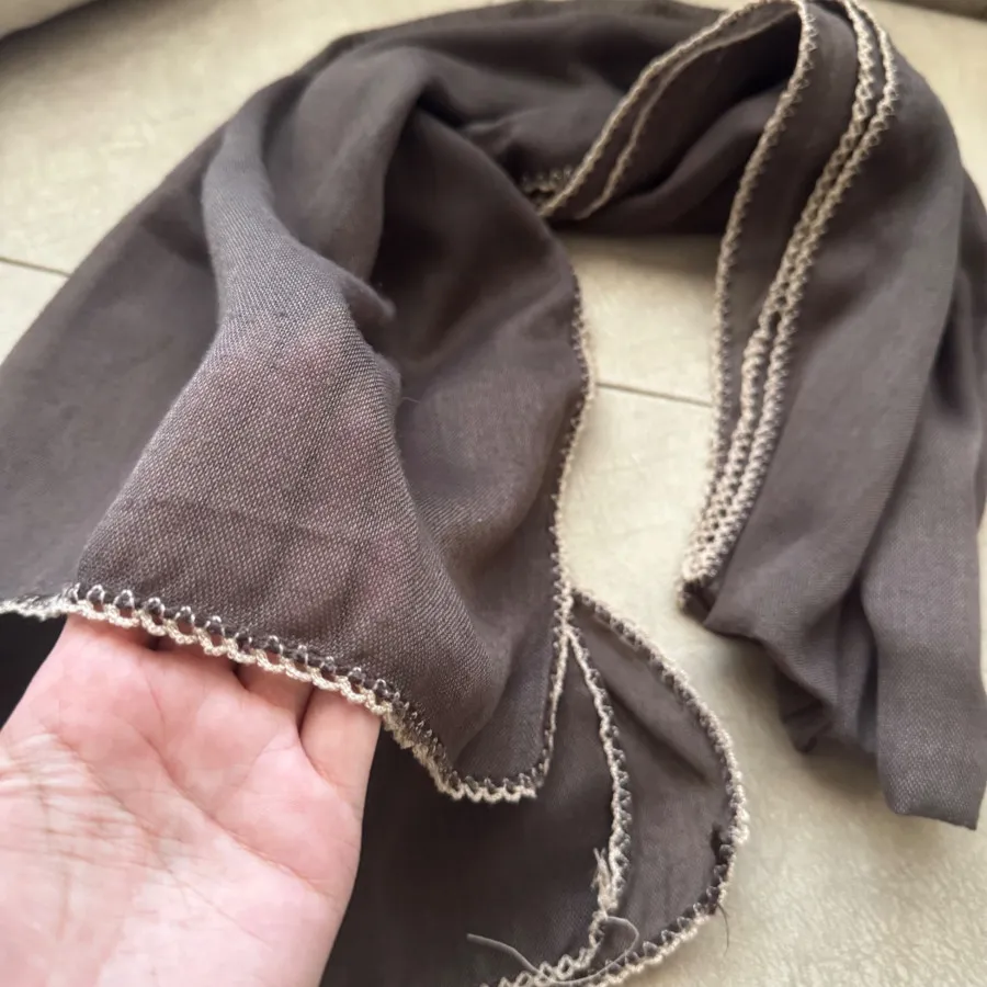 شال قهوه ای