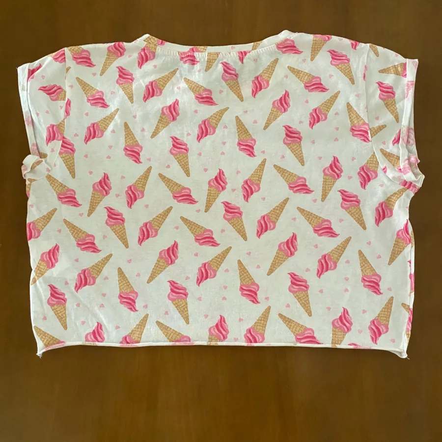 تیشرت کراپ بستنی