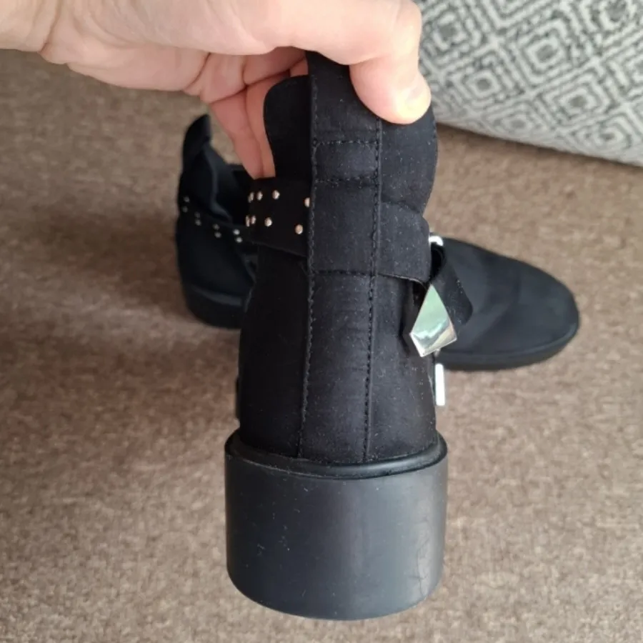 بوت آکبند H&M