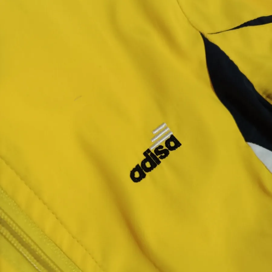 گرمکن و شلوار ورزشی