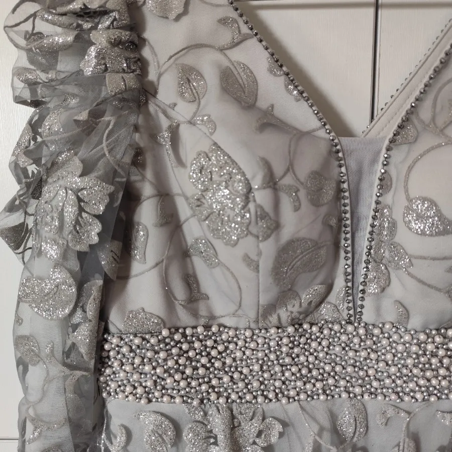 لباس مجلسی نقره ای اکلیلی
