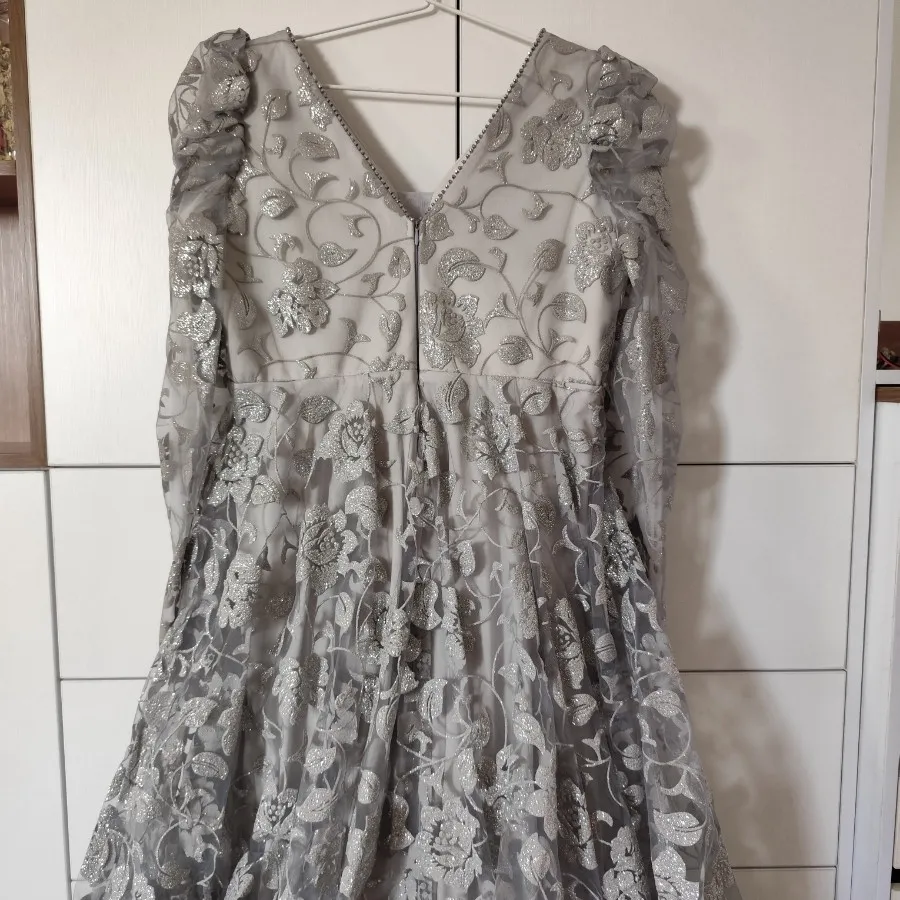 لباس مجلسی نقره ای اکلیلی
