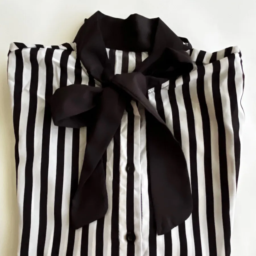 شومیز یقه کراواتی