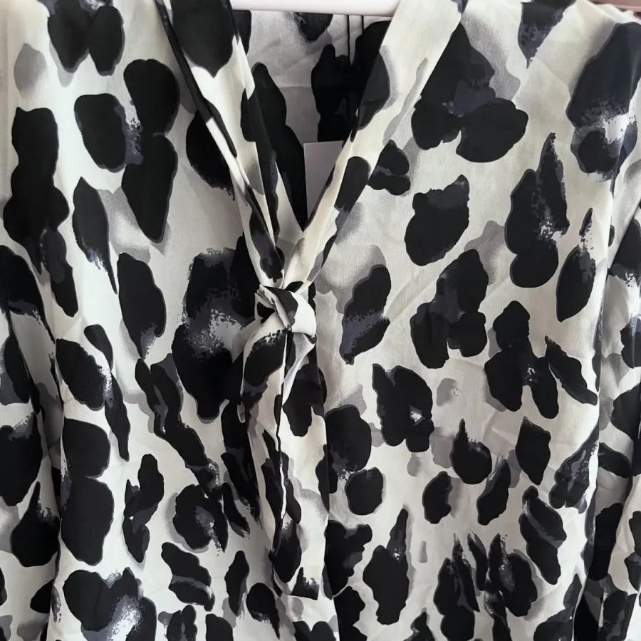 شومیز پلنگی یقه کراواتی