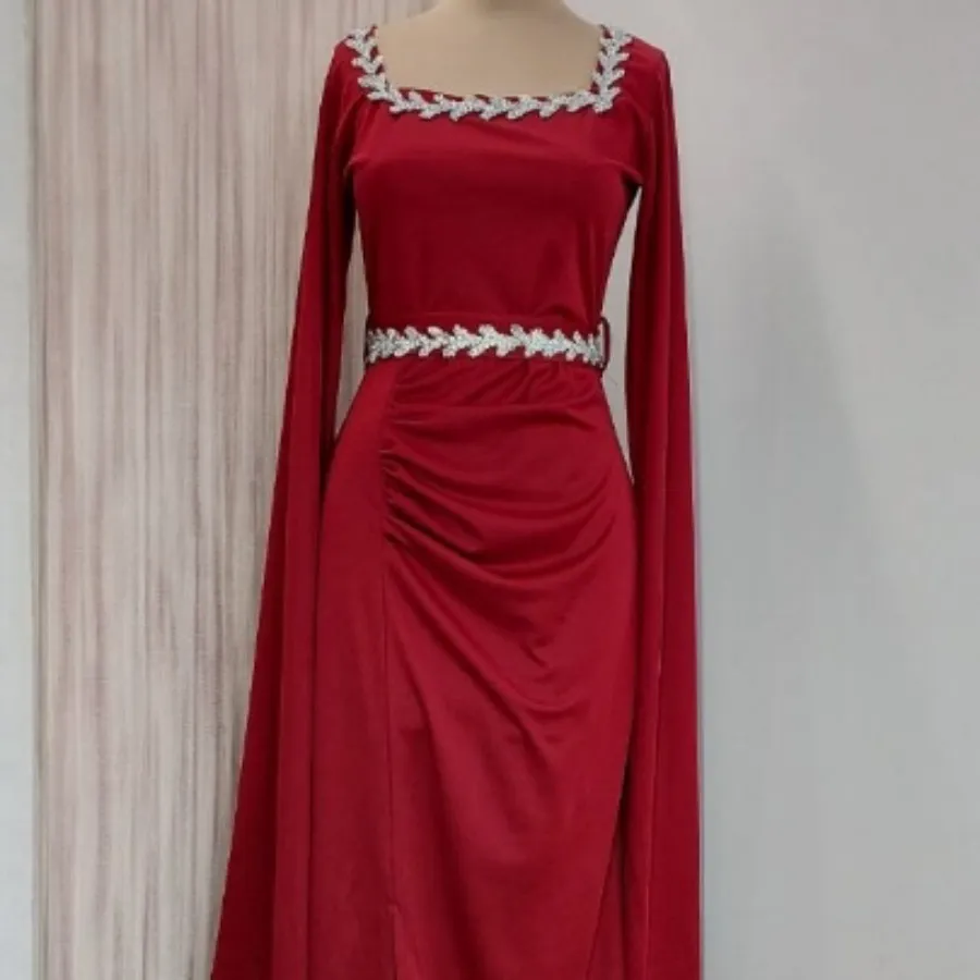 لباس مجلسی پوشیده