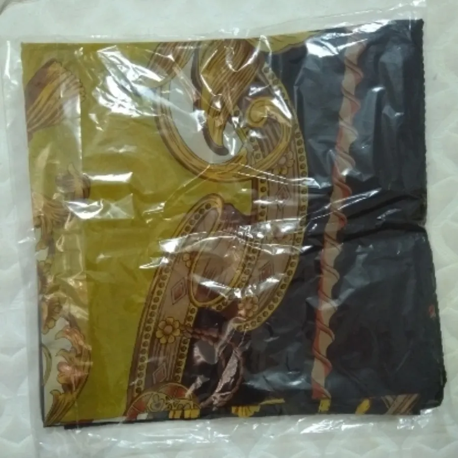 روسری حریر طرحدار