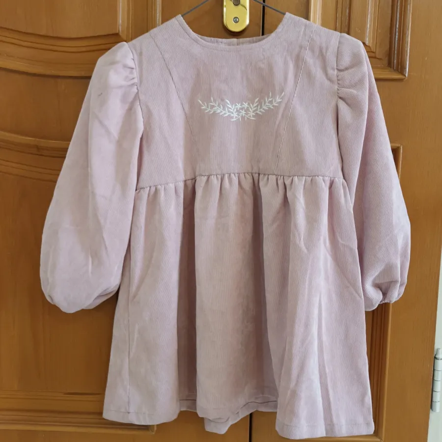 پیراهن دخترانه