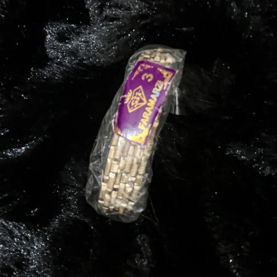 النگوطلا روس