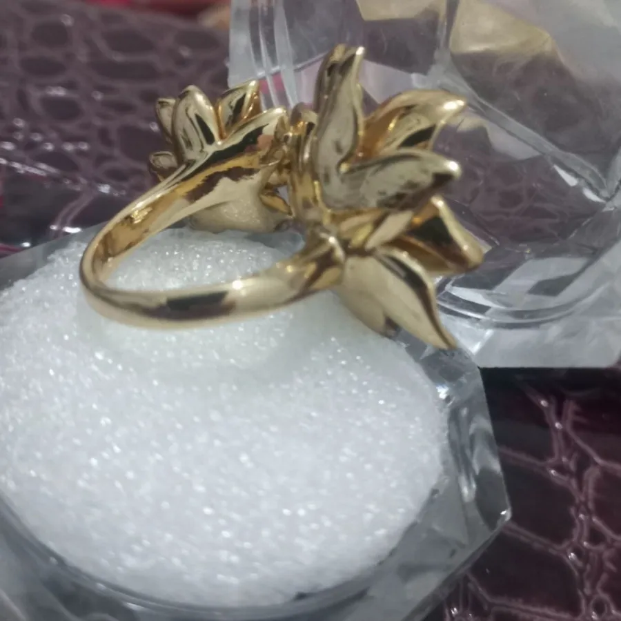 انگشتر زیبا