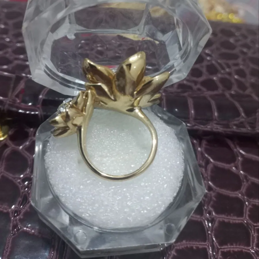 انگشتر زیبا