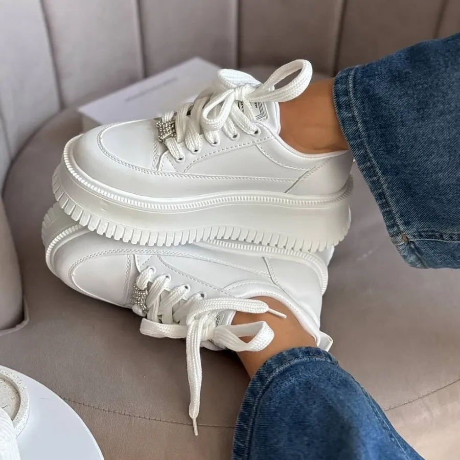 کتونی لژدار بند پروانه ای