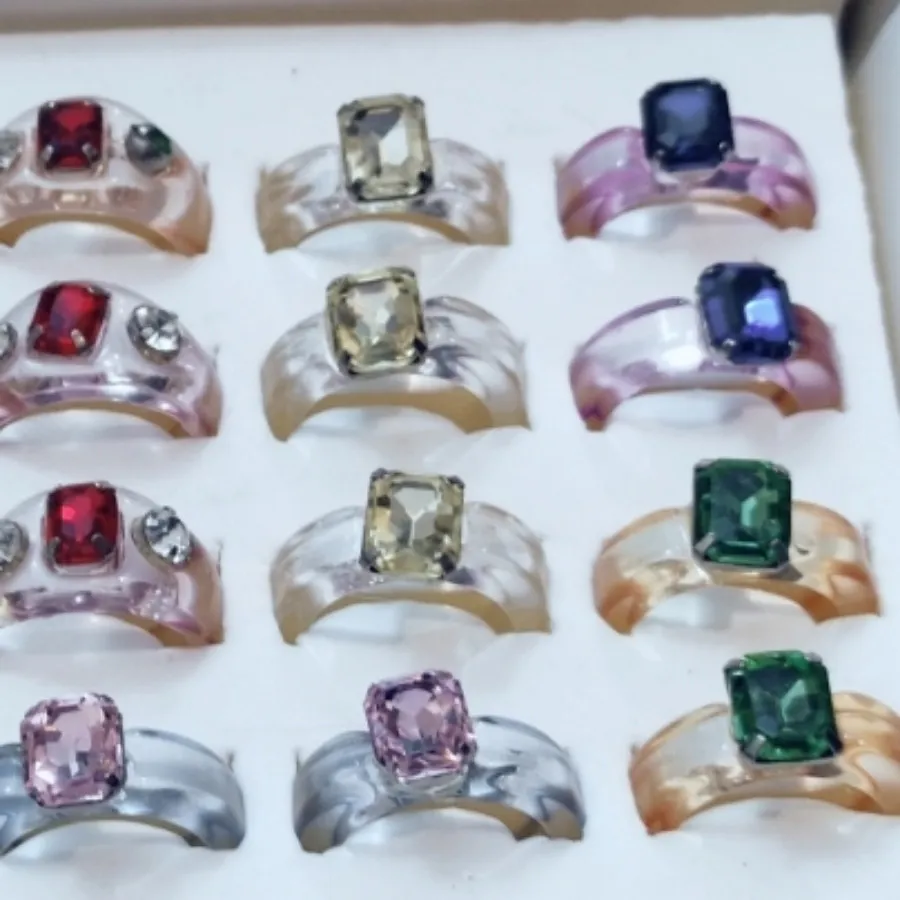 انگشتر رزین نگین دار