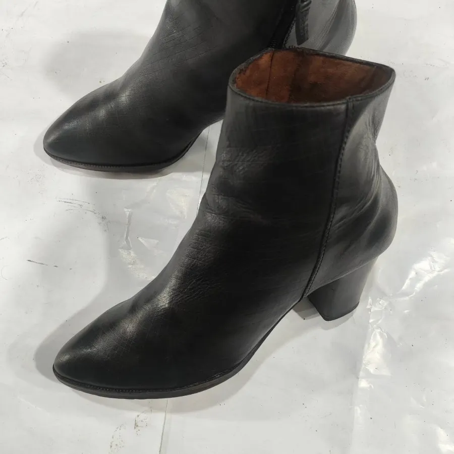 بوت زنانه اورجینال