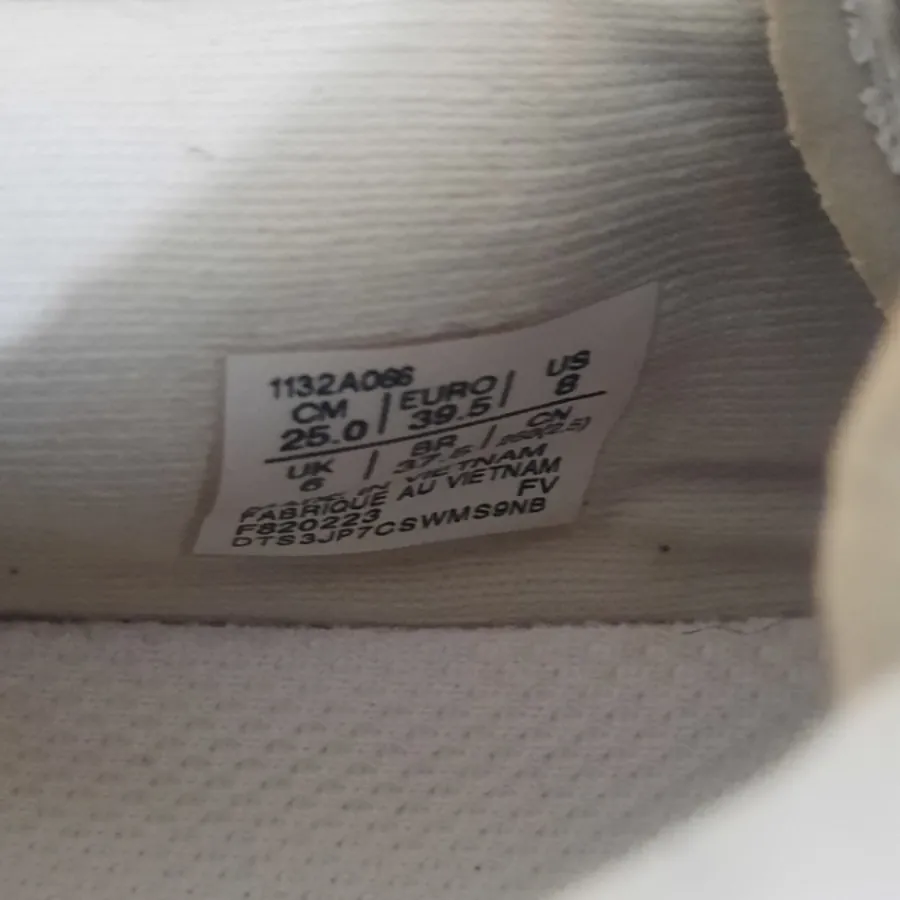 کتونی اسیکس