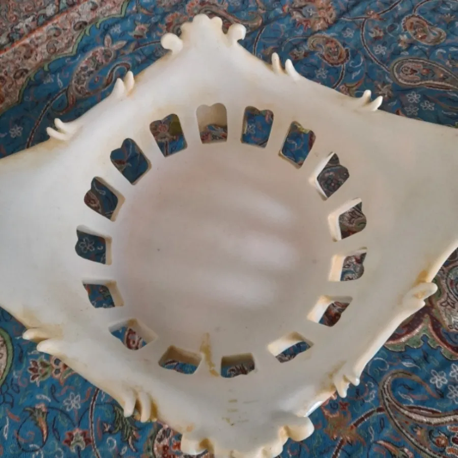 سبد گلبرجسته قدیمی