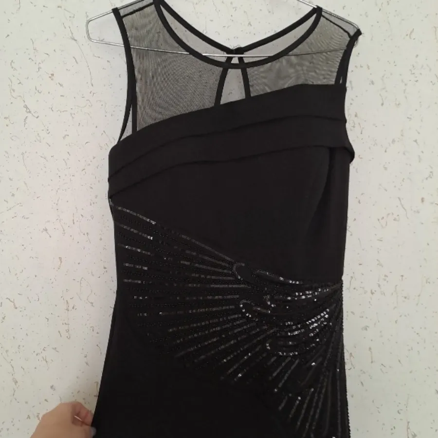 پیراهن مشکی