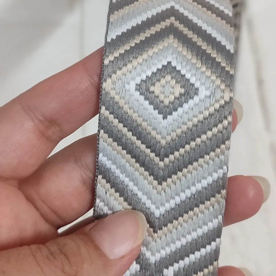 بند برزنتی طرحدار