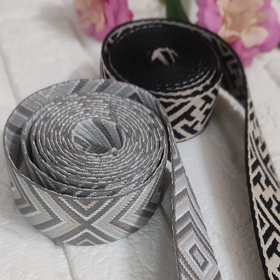 بند برزنتی طرحدار