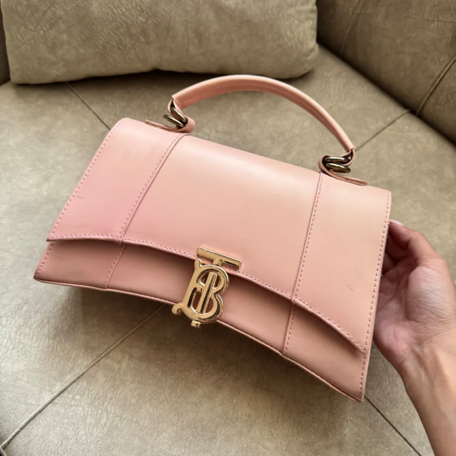 کیف بالنسیاگا صورتی