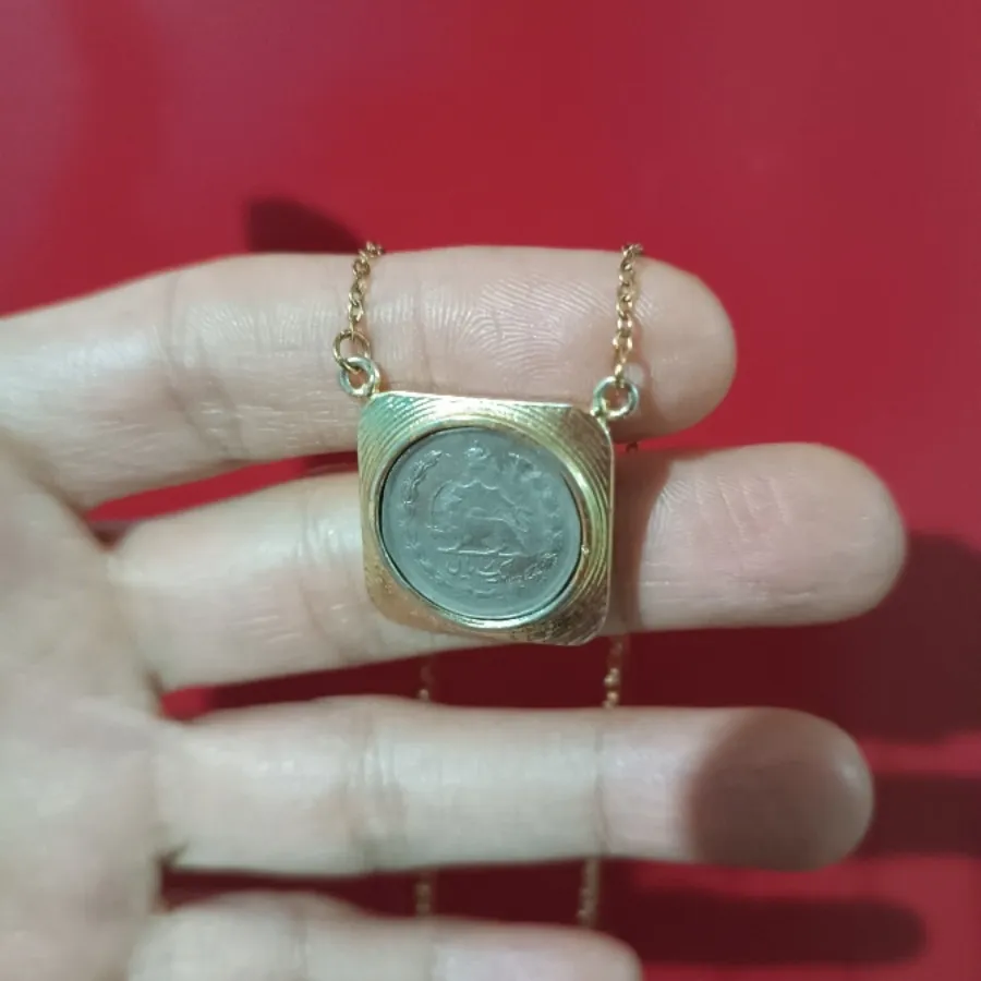 پلاک شیر و خورشید قدیمی