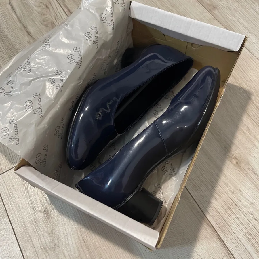 کفش ورنی سرمه ای